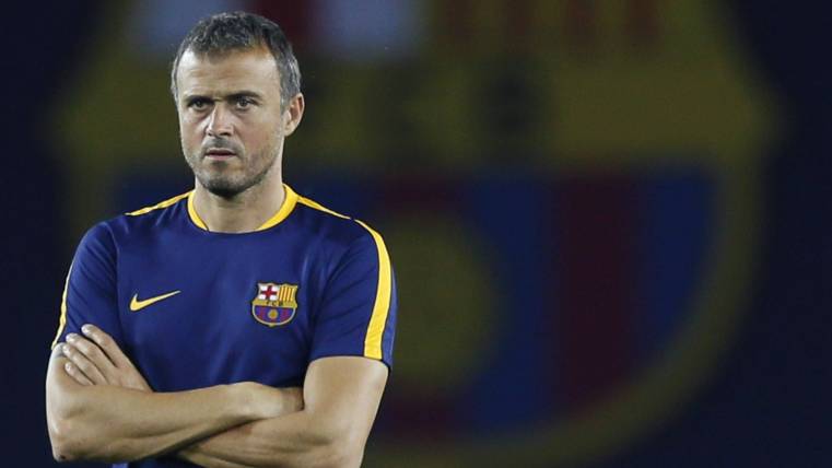 Luis Enrique mengumumkan keputusan untuk mundur sebagai bos Barcelona