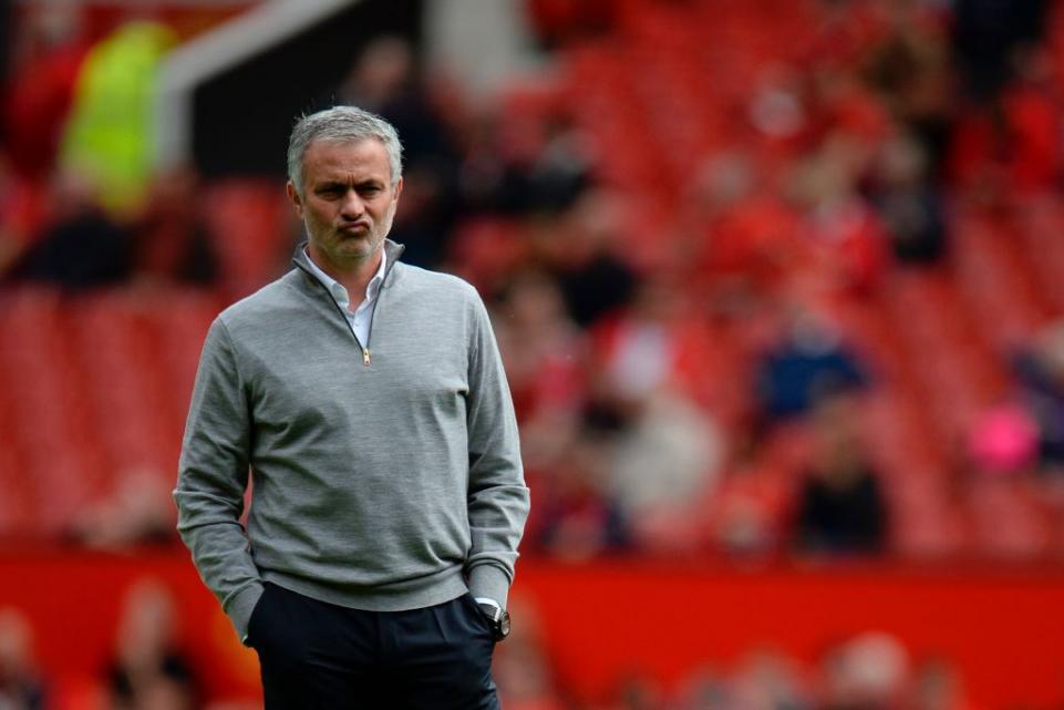 Menang, Mourinho Tapi Komplen Fans MU