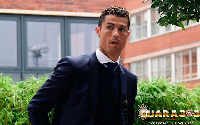 Cristiano Ronaldo dikabarkan akan segera pindah dari Real Madrid